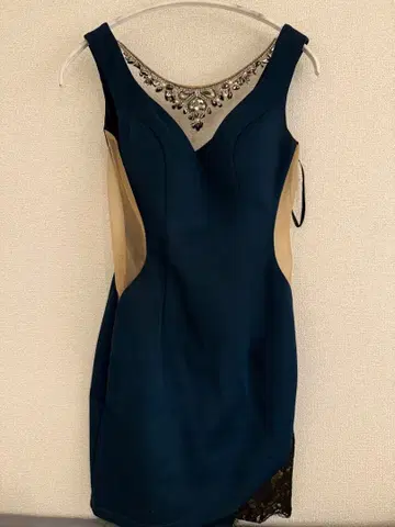 네이비 비쥬넥 타이트 드레스