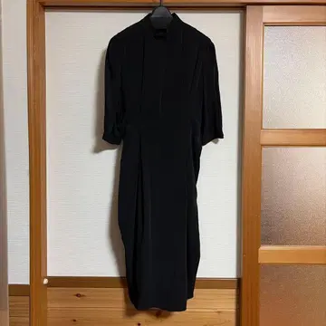 블랙 원피스와 자켓 세트