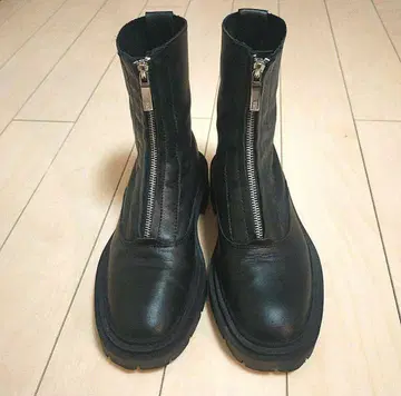 ZARA 프론트 지퍼 가죽 부츠 36