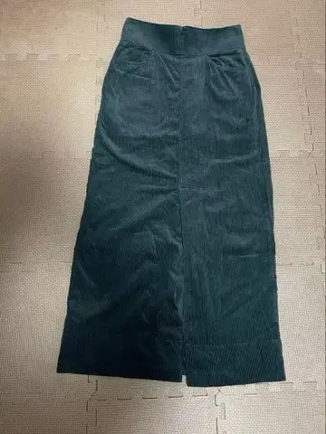 MACPHEE 다크 그린 코듀로이 타이트 스커트