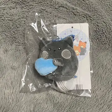 그레이 고양이 마스코트 하트 모양 입