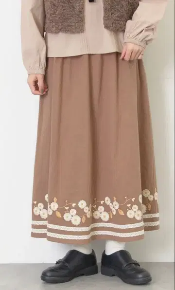 사만사 모스모스 web 한정판 꽃무늬 자수 개더 스커트 모카
