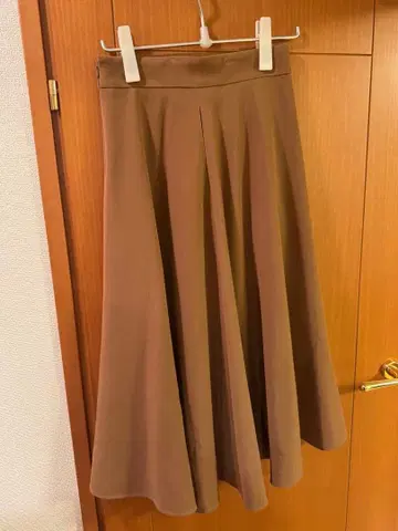 플레어 스커트 카멜 엠프리미어