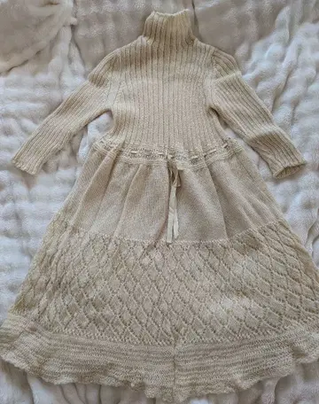 JeanPaulGAULTIER 크림색 터틀넥 니트