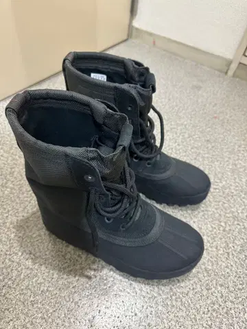 yeezy 950 pirate black