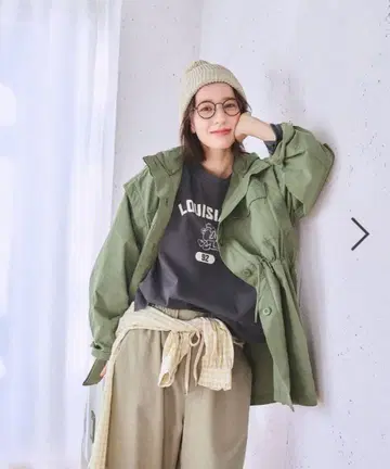 올리브 그린 밀리터리 자켓