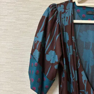 꽃무늬 허리 리본 포함 반팔 드레스 실크 100%