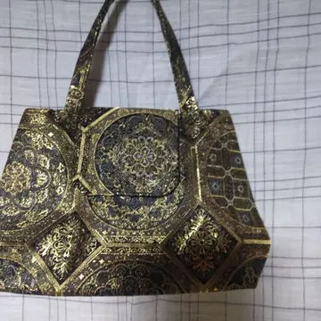 기하학 패턴 골드 블랙 토트백 오비백