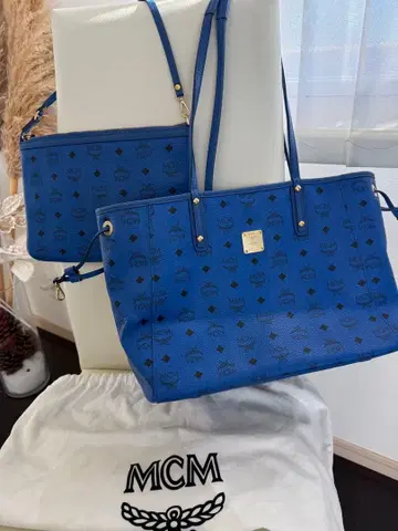 MCM 비세토스 리버서블 토트백 로얄 블루