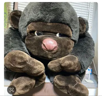 커다란 고릴라 봉제 인형