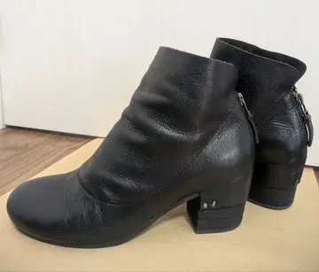 유코이마니시 가죽 숏부츠 블랙 38 사이즈