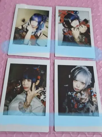 0.1g의 오산 미도리카와 유우 폴라로이드 세트 1