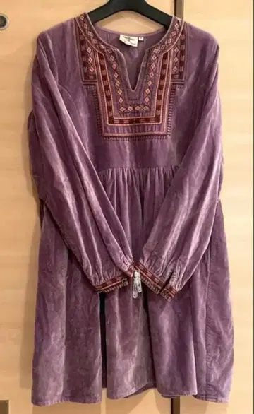 티티카카 코튼 벨벳 자수 튜닉 퍼플