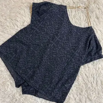 [고품질] UNTITLED 레이스 패턴 반팔 블라우스 네이비 2