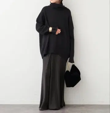 공식 사이트 완판템 정가 판매! 새상품 두지엠 클라세 터틀넥 블랙