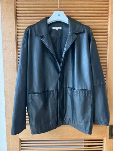 MOUSSY 블랙 가죽 자켓