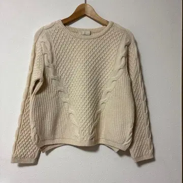 자유구 캐시미어 혼방 케이블 짜임 긴팔 스웨터