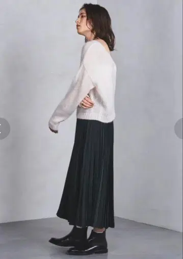 UNITED ARROWS 블랙 광택 플리츠 스커트 36