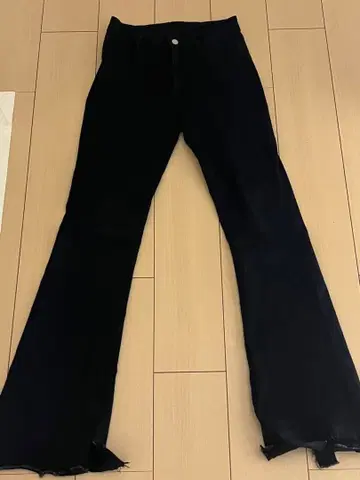 블랙 부츠컷 데님 프린지 밑단 opium