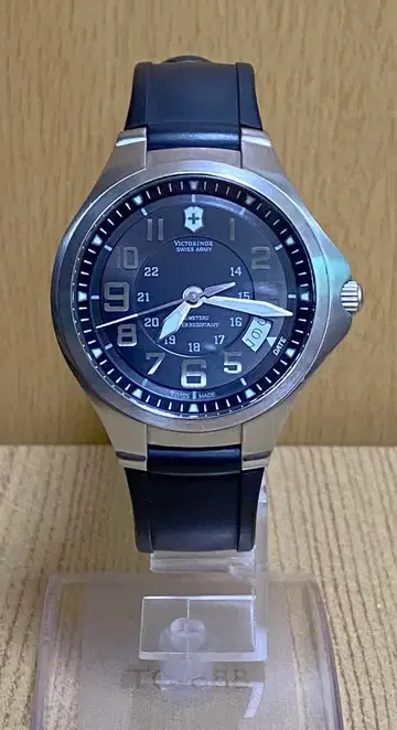 새상품급 VICTORINOX SWISS ARMY BASE CAMP