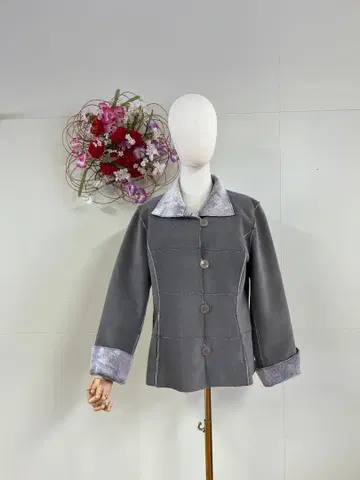 그레이 스웨이드풍 버튼 달린 자켓