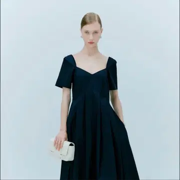 [ 새상품 택 포함 ] 한국 고급 브랜드 ORR 네이비 반팔 롱 원피스