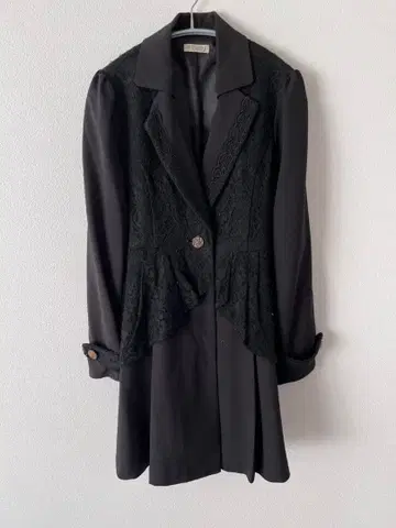 레이스 달린 블랙 자켓