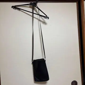 블랙 가죽 숄더백