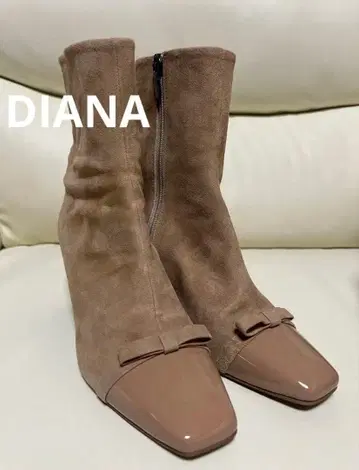 새상품급 DIANA 다이애나 x 차이 콜라보 리본 부츠 카멜