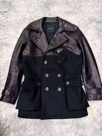 1PIU1UGUALE3 P COAT 호스 가죽