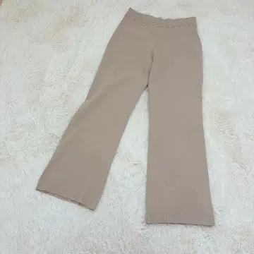 새상품급 23구 리브 니트 팬츠 플레어 팬츠 가을/겨울 베이지 38