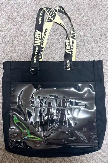 WayV V ON THE Way 토트백