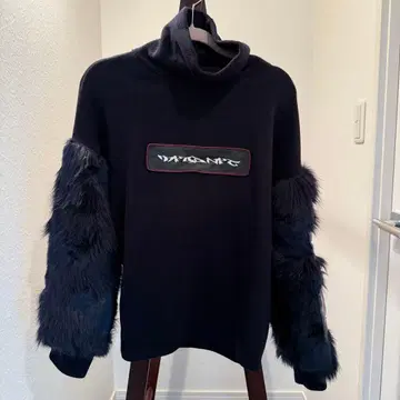 네이비 니트 스웨터