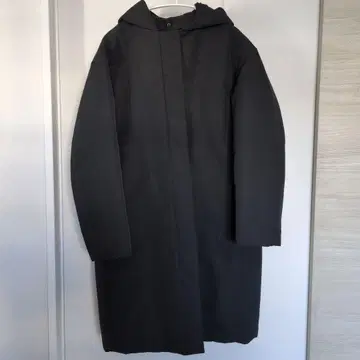 유니클로 하이브리드 코쿤 다운 코트