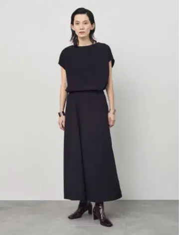 가격 인하 새상품급 soeju 소 울 라이크 롱 플레어 스커트 S 네이비