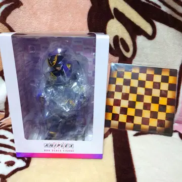 아줄 그로마스 피규어