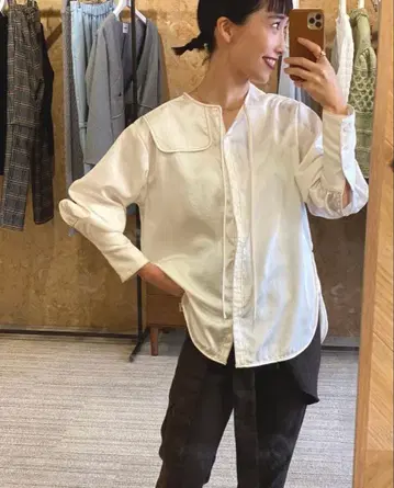 Meer 롱 커프스가 귀여운 새틴 셔츠 프리 사이즈