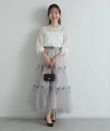 [새상품급] 시어 뷔스티에풍 절개 니트 화이트 라부티크 봉봉