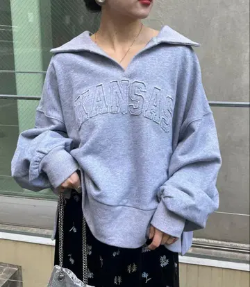 차오패닉 티피 카라 부착 스키퍼 로고 맨투맨