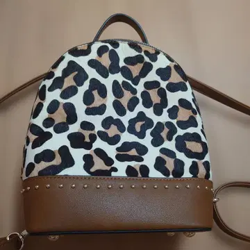 DIANA 레오파드 무늬 브라운 백팩