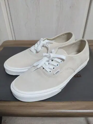 VANS 오센틱 피그 스웨이드 베이지