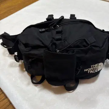 THE NORTH FACE 바디백 블랙