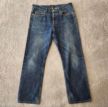 A.P.C RESCUE RUE DE FLEURUS PARIS w32