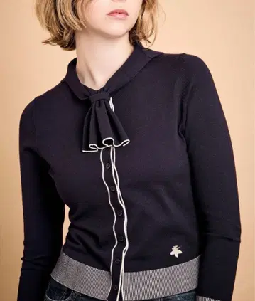 미사용 새상품 caprino 리본 타이 가디건