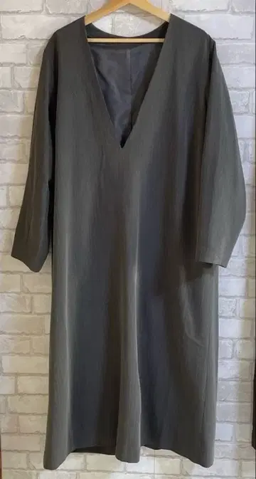 다크 그레이 스트라이프 V넥 롱 원피스 빅 사이즈 3L