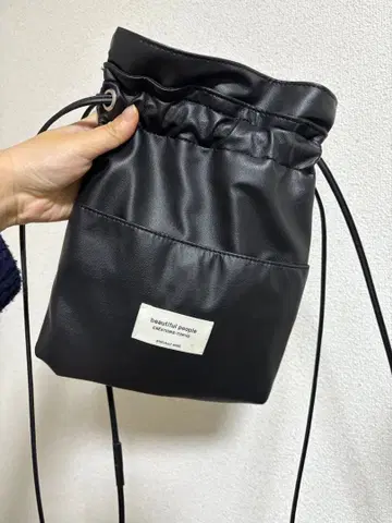 beautiful people 블랙 숄더백