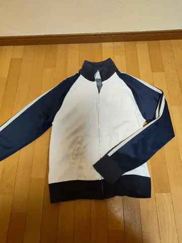 아바클로 화이트/네이비 집업 자켓