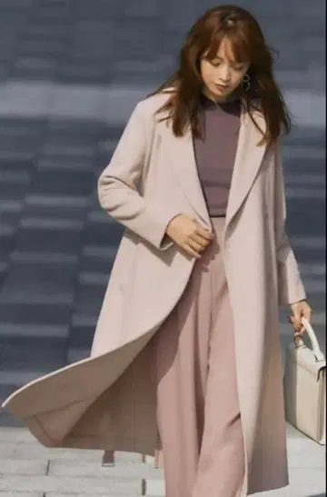 JUSGLITTY 벨티드 롱 코트