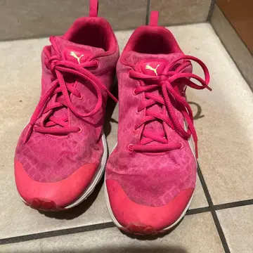 Puma 핑크 스니커즈