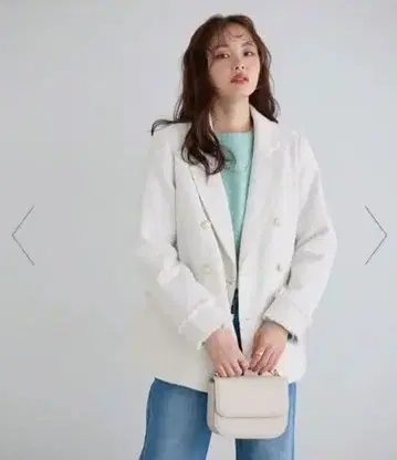 트위드 테일러드 자켓 화이트 골드 버튼